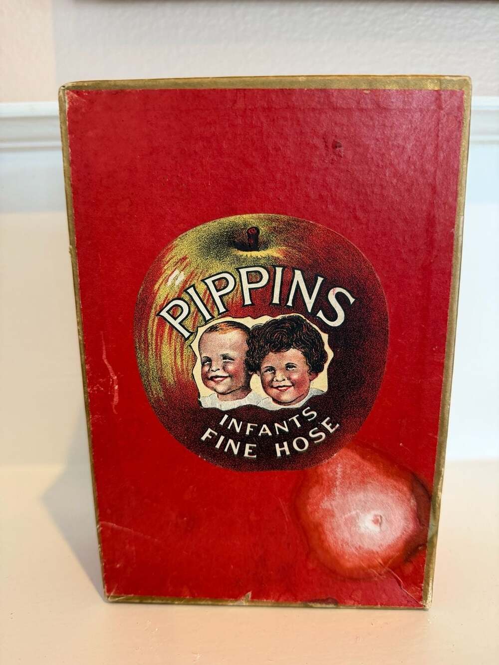 Antique Pippins Infants’ Fine Hose Box w Original Baby Stockings Size 4½